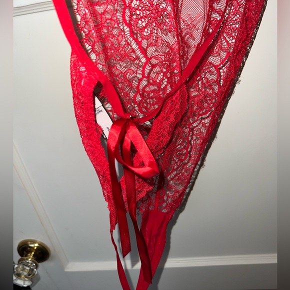 Victoria’s Secret Silk Robe and Lace Teddy Lingerie - Picture 6 of 7